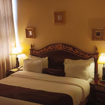Owu Crown Hotel Ibadan Buitenkant foto