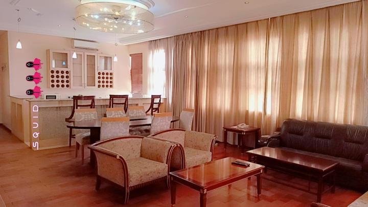 Owu Crown Hotel Ibadan Buitenkant foto