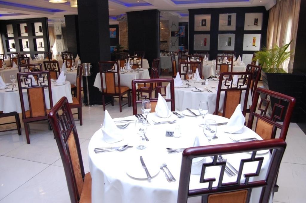 Owu Crown Hotel Ibadan Buitenkant foto