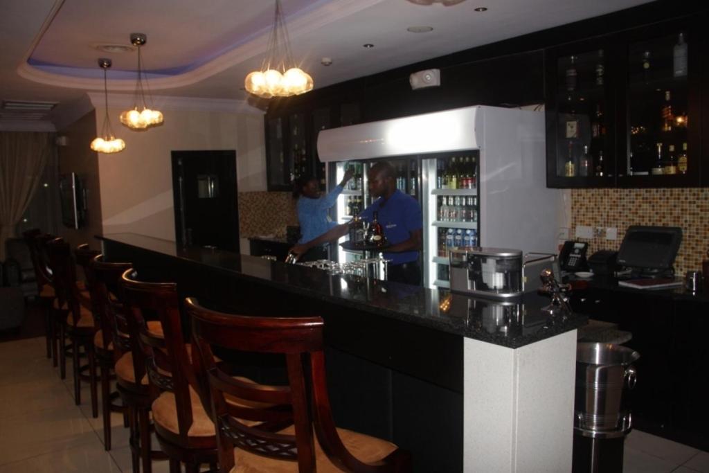Owu Crown Hotel Ibadan Buitenkant foto
