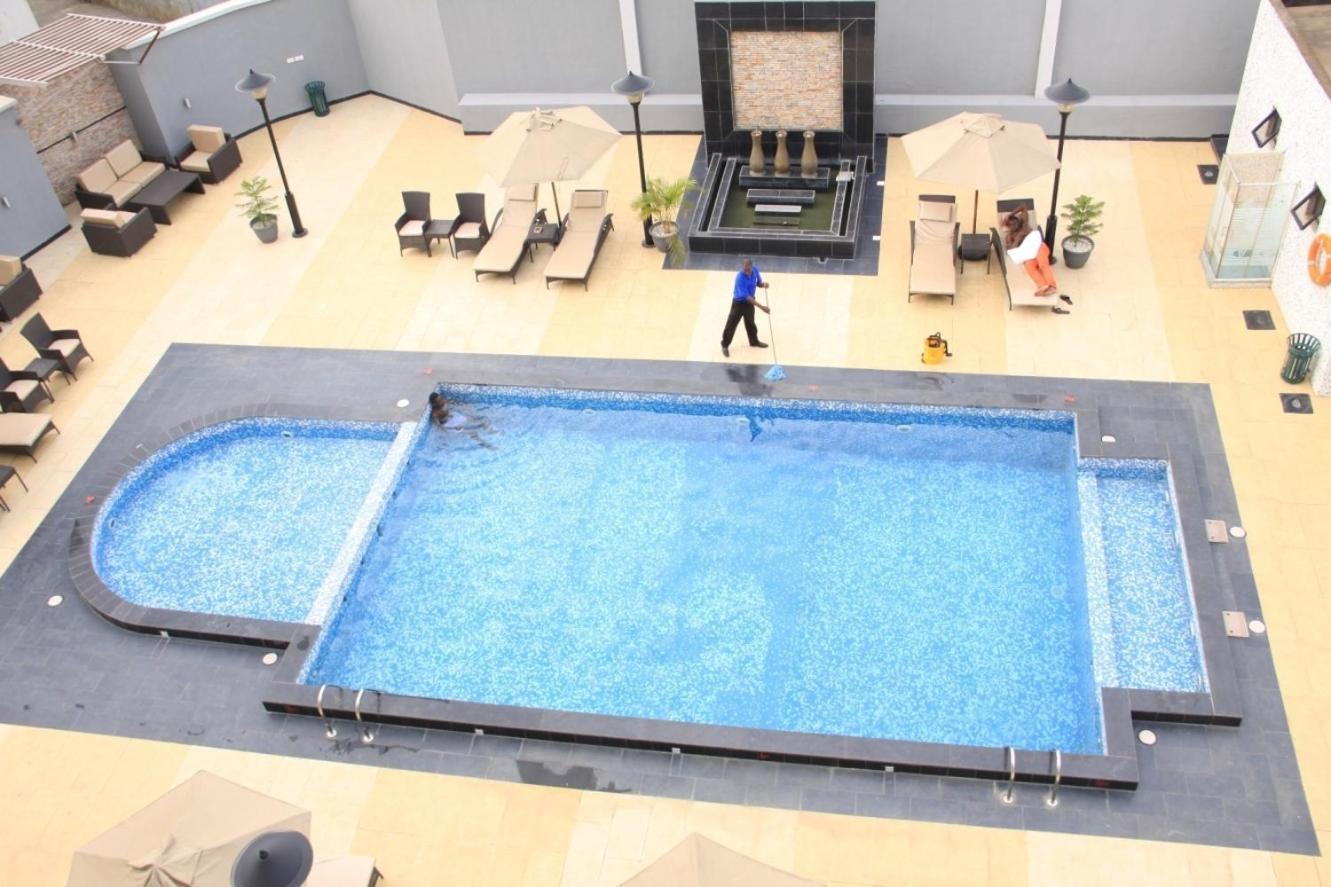 Owu Crown Hotel Ibadan Buitenkant foto